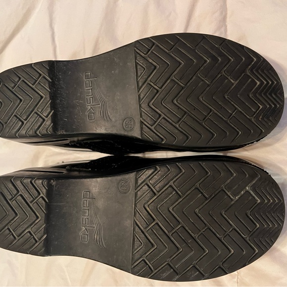 Dansko Professional Patent Leather Clogs Size 6 (36) - Picture 4 of 10